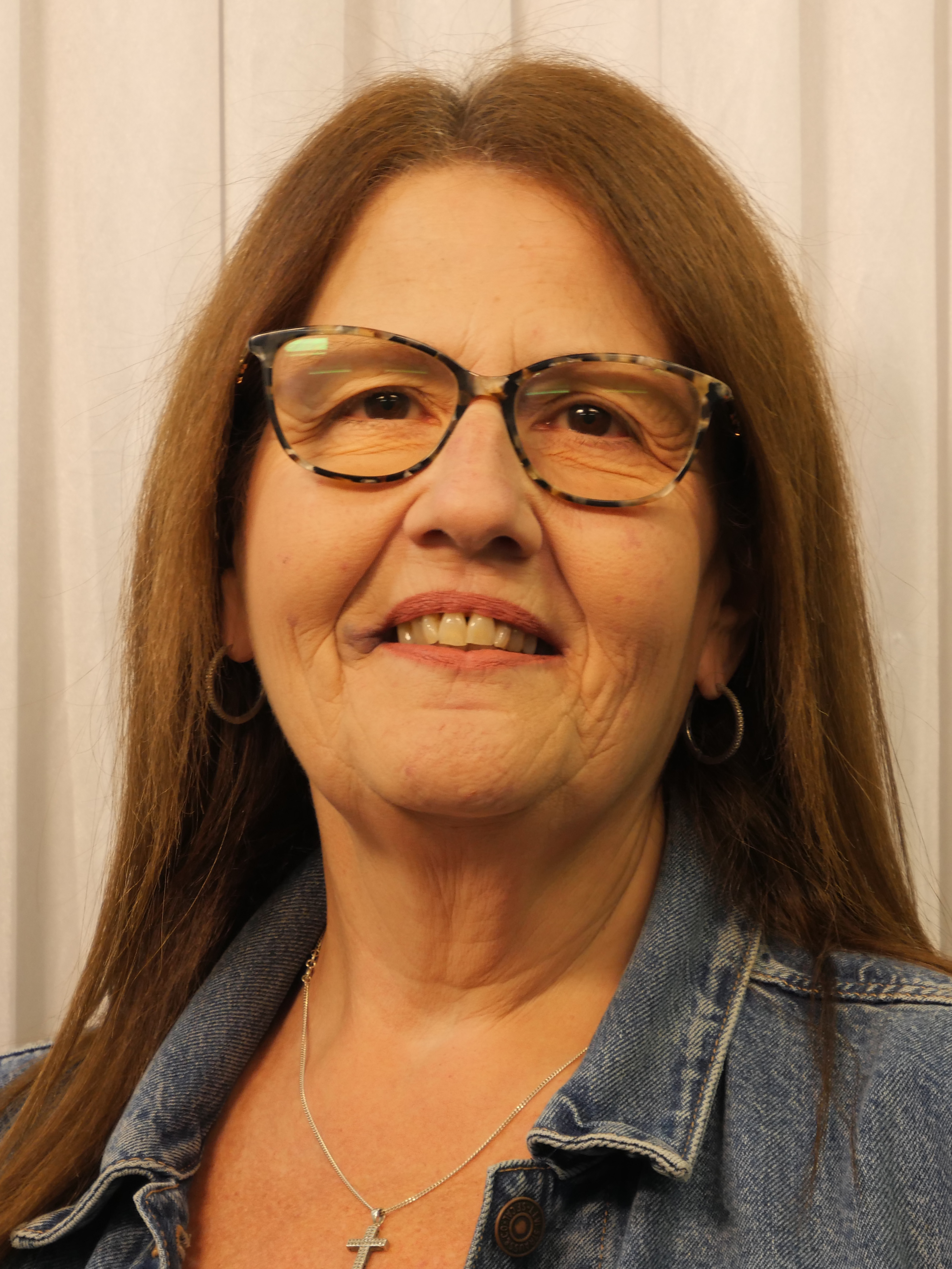 Mrs Karen Pagdin